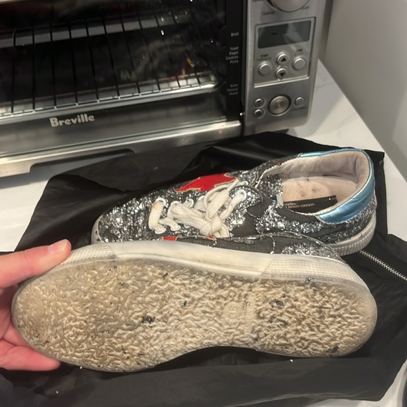 Glitter Golden Goose - Picture 2 of 5